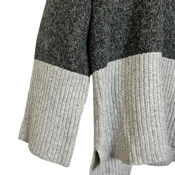 MIchael Kors Two Tone Colorblock Mock Neck Wool Blend Sweater Gray M EUC  (3006) - Picture 3 of 8